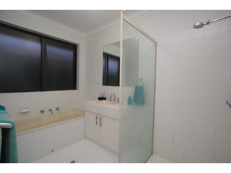 8 Claridge Court, Huntfield Heights SA 5163