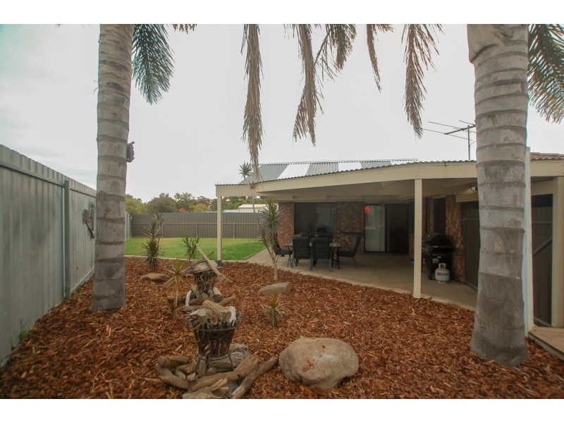 8 Claridge Court, Huntfield Heights SA 5163