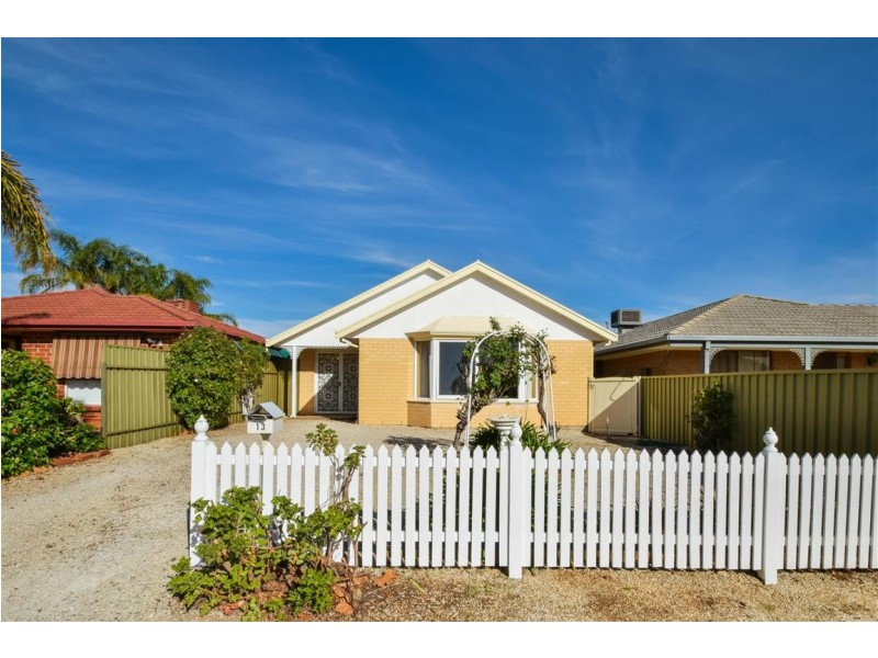13 Coonawarra Close, Woodcroft SA 5162