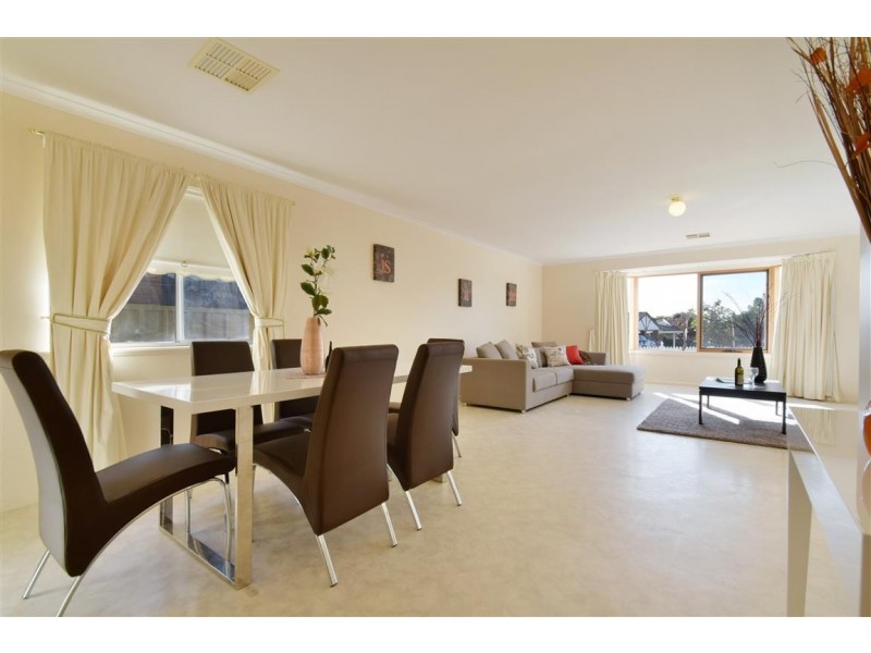 13 Coonawarra Close, Woodcroft SA 5162