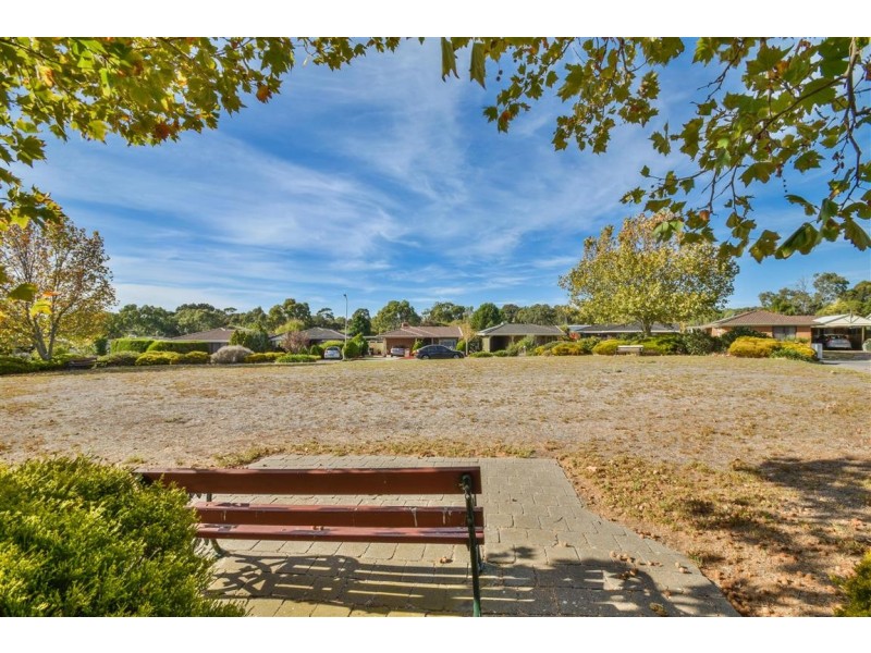 13 Coonawarra Close, Woodcroft SA 5162