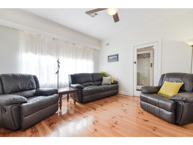 4 Bourlang Ave, Camden Park SA 5038