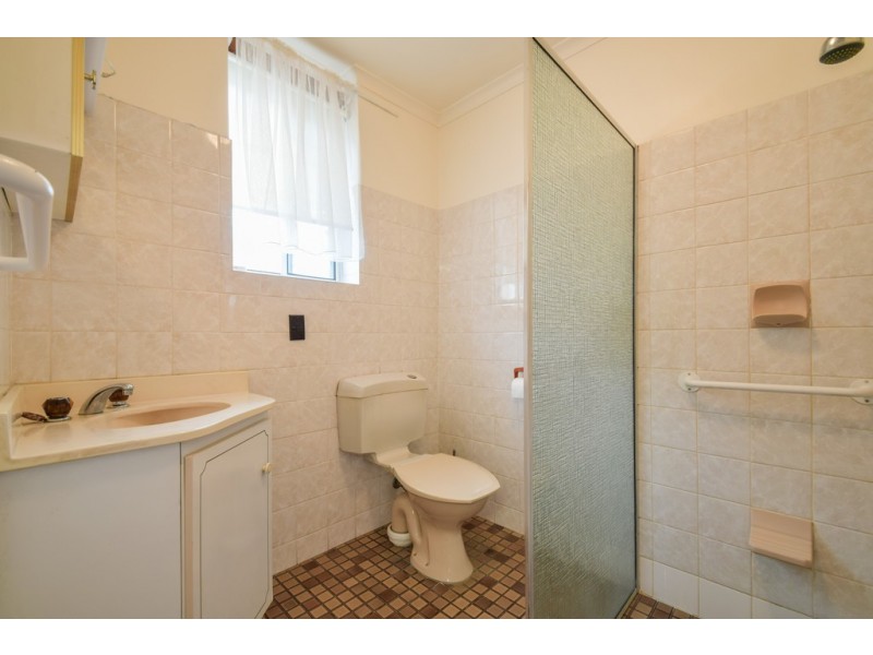 4 Bourlang Ave, Camden Park SA 5038