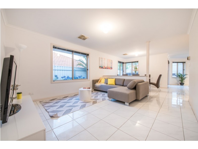 9 Stanford Glen, Seaford Rise SA 5169