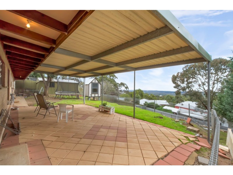 5 Redbank Close, Happy Valley SA 5159