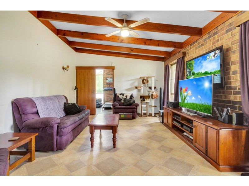 5 Redbank Close, Happy Valley SA 5159