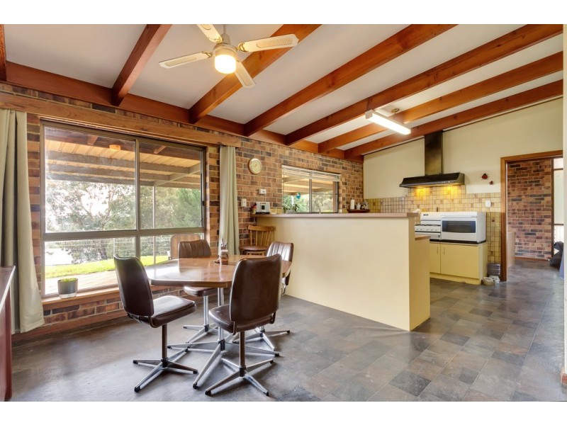 5 Redbank Close, Happy Valley SA 5159