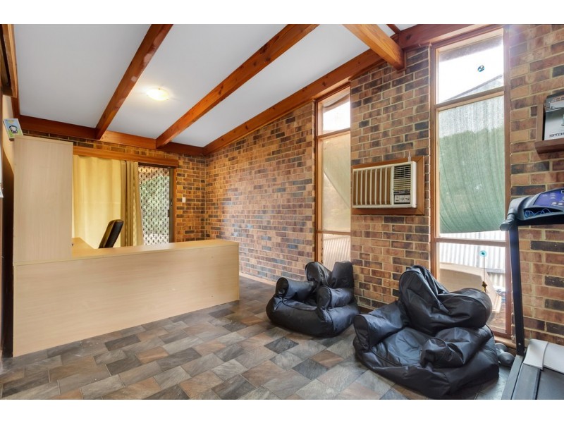 5 Redbank Close, Happy Valley SA 5159