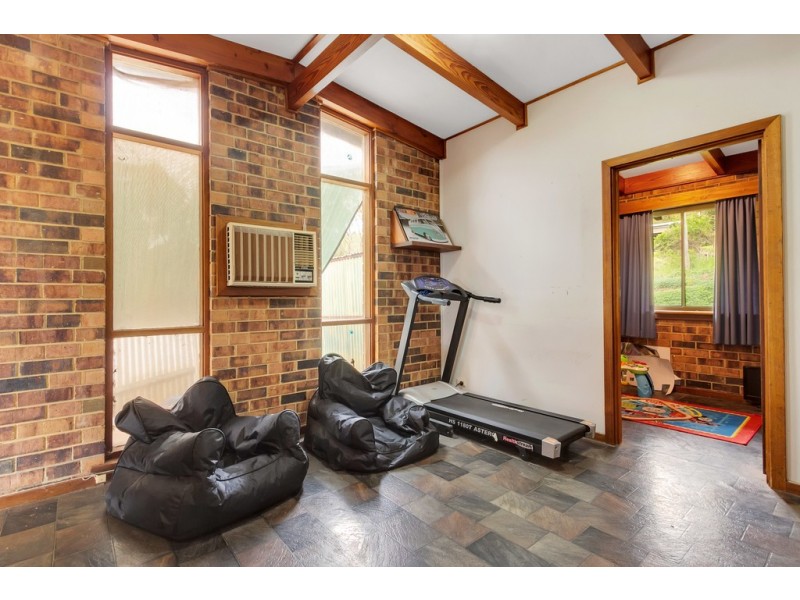 5 Redbank Close, Happy Valley SA 5159