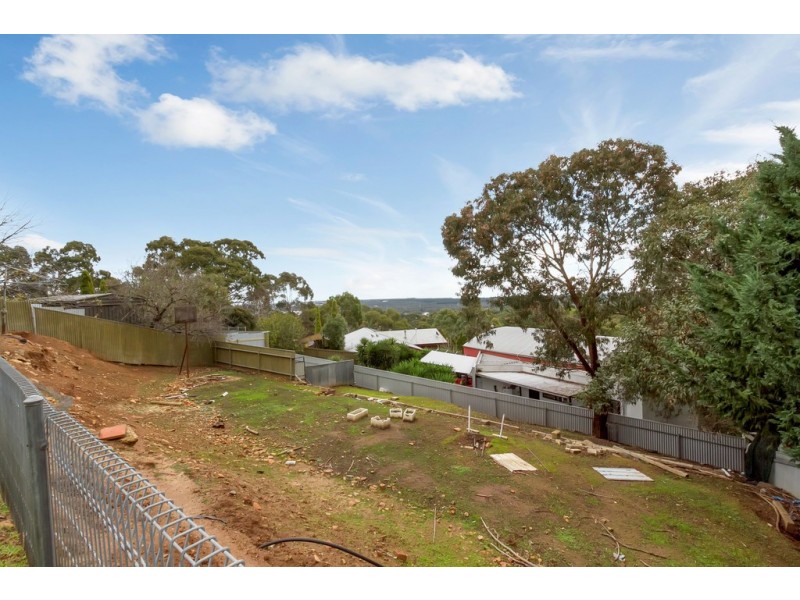 5 Redbank Close, Happy Valley SA 5159