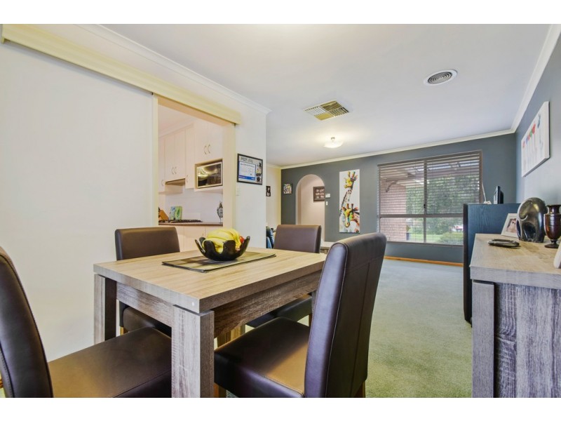 1 Windermere Court, Woodcroft SA 5162