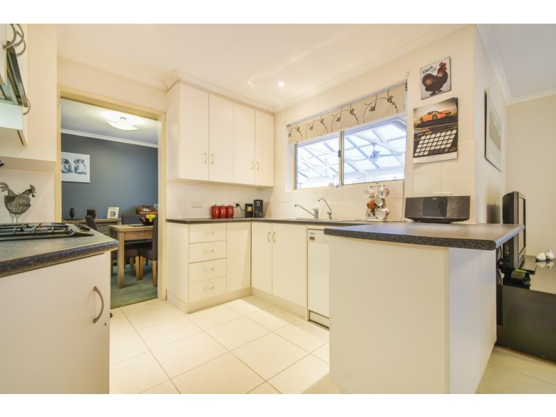 1 Windermere Court, Woodcroft SA 5162