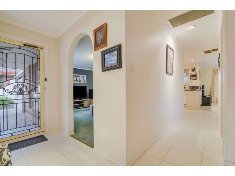 1 Windermere Court, Woodcroft SA 5162