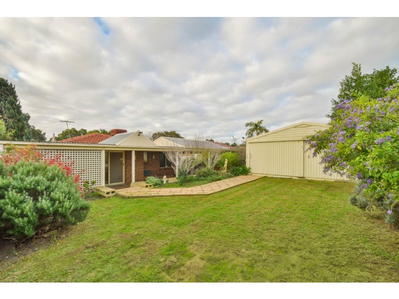 1 Windermere Court, Woodcroft SA 5162