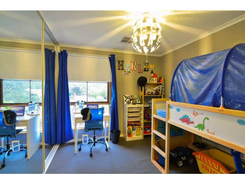 28 Lexcen Grove, Happy Valley SA 5159