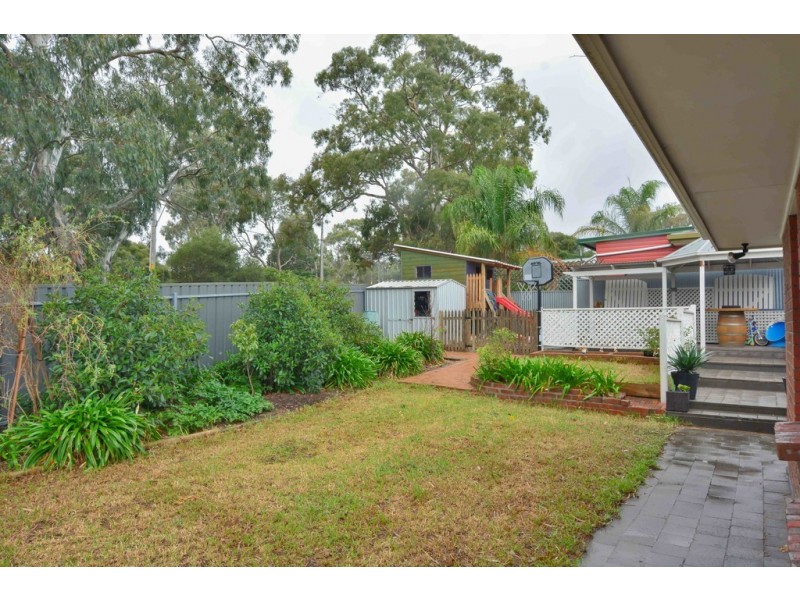 28 Lexcen Grove, Happy Valley SA 5159