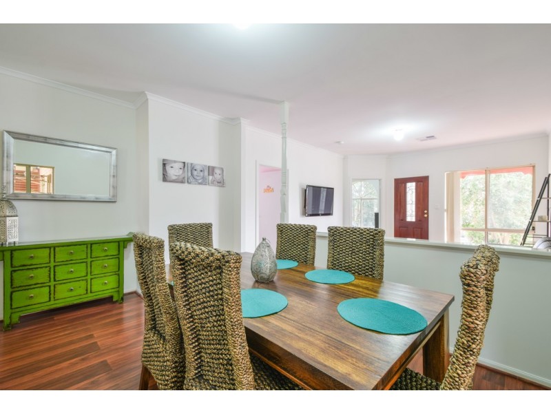 26 Mundulla Avenue, Woodcroft SA 5162