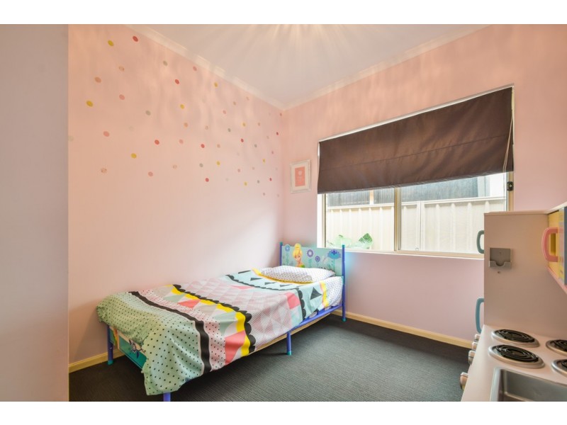 26 Mundulla Avenue, Woodcroft SA 5162