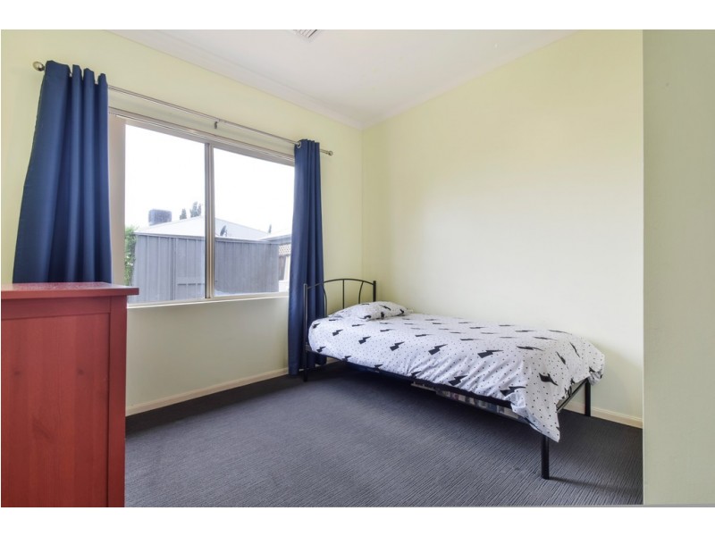 26 Mundulla Avenue, Woodcroft SA 5162