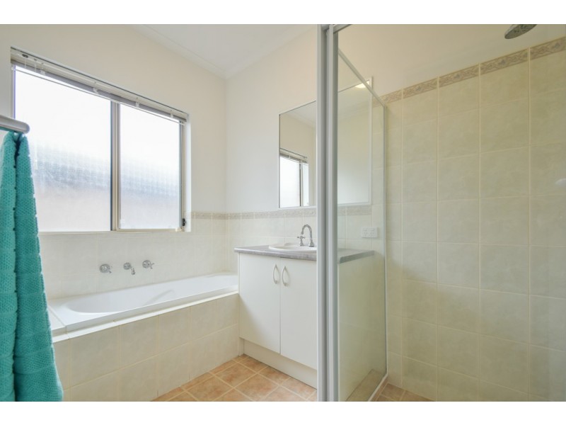 26 Mundulla Avenue, Woodcroft SA 5162