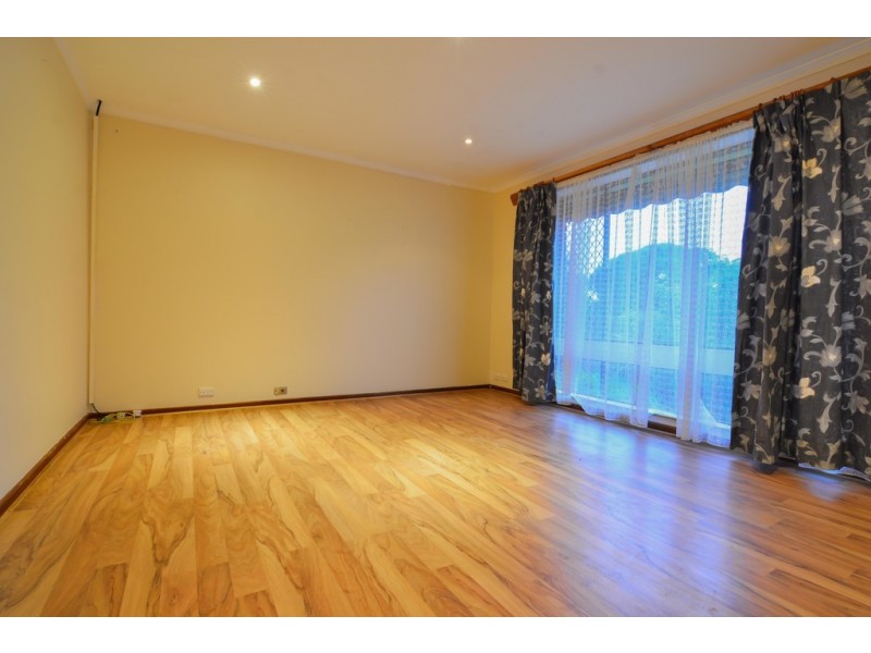 8 Jordan Avenue, Happy Valley SA 5159