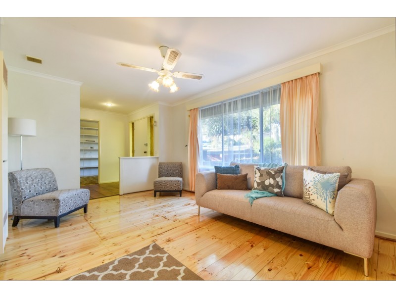 13 Streeton Court, Trott Park SA 5158