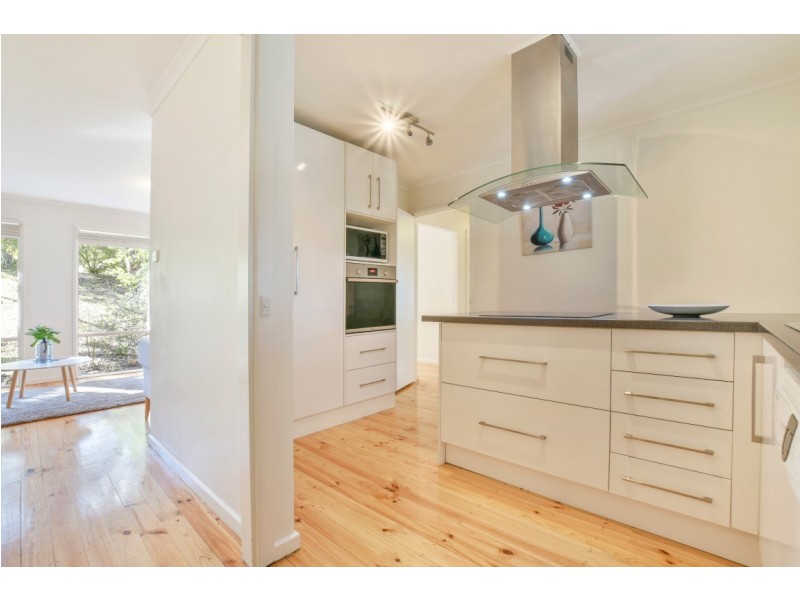 6 Jarrad Road, Happy Valley SA 5159