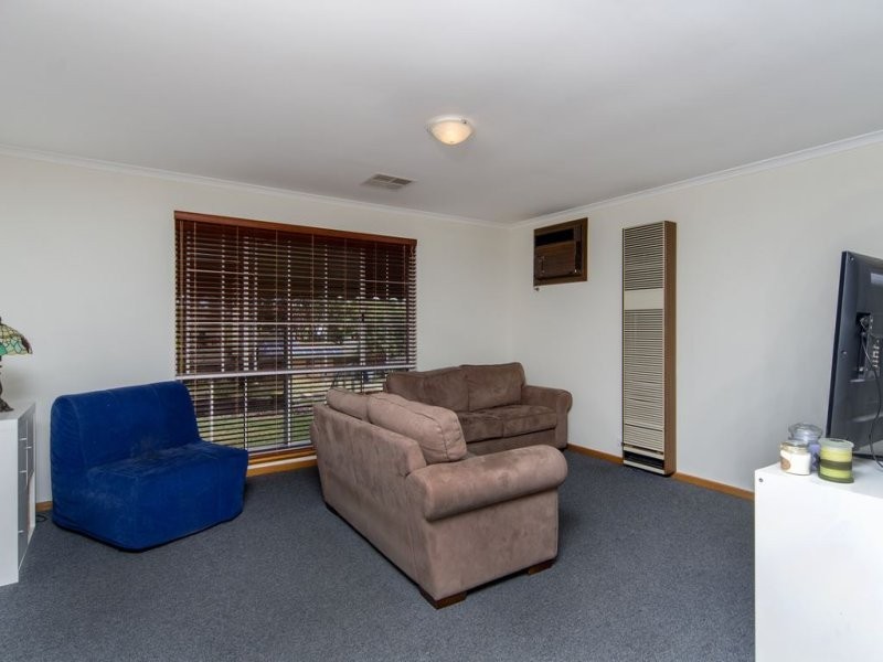 1A Regency Road, Happy Valley SA 5159