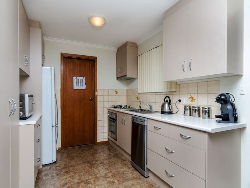 1A Regency Road, Happy Valley SA 5159