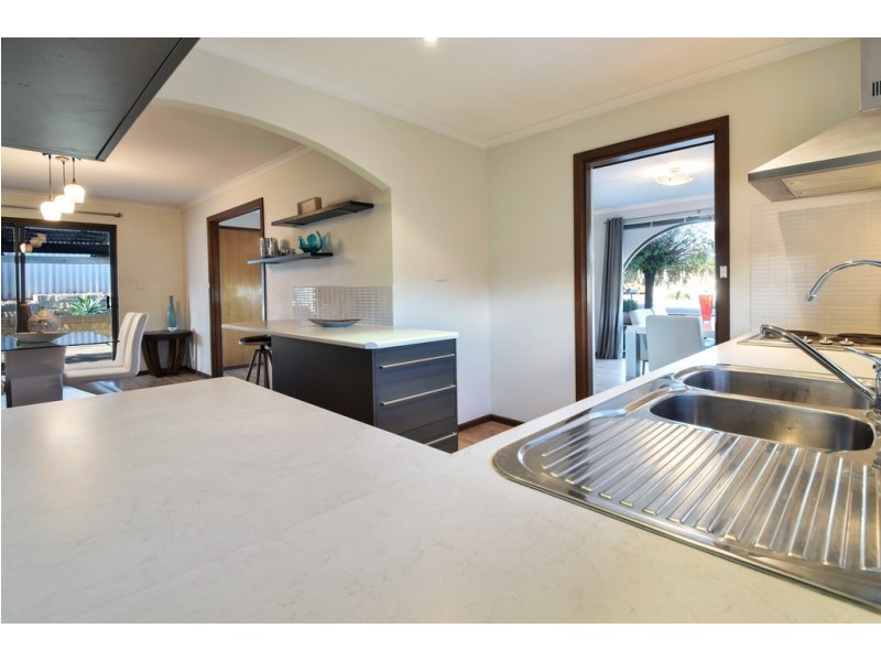 10 Mathoura Street, Sheidow Park SA 5158