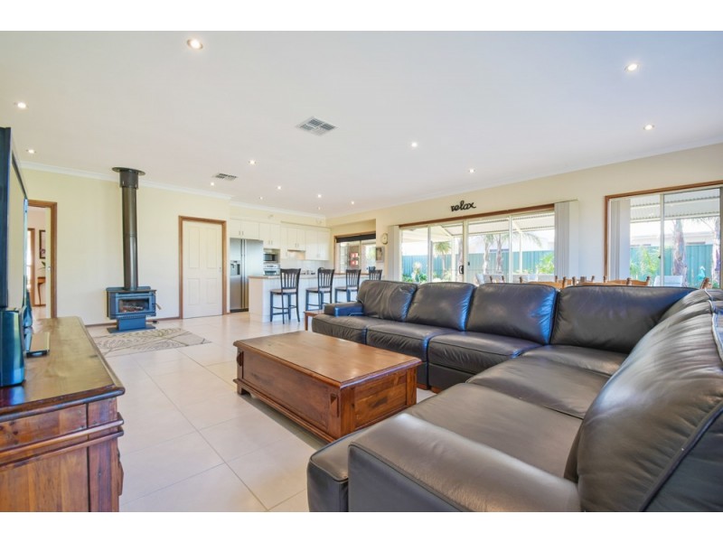 15 Meadow Bank Way, Aldinga Beach SA 5173