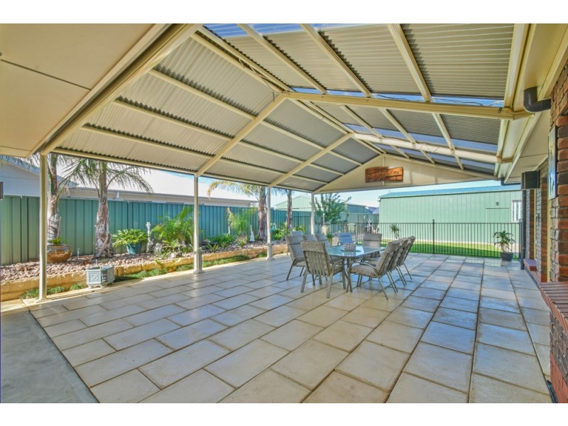 15 Meadow Bank Way, Aldinga Beach SA 5173