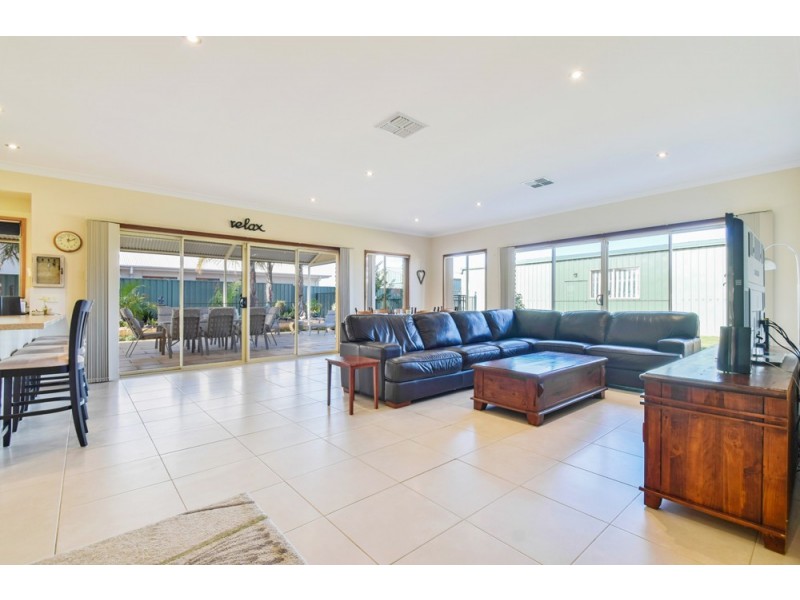 15 Meadow Bank Way, Aldinga Beach SA 5173