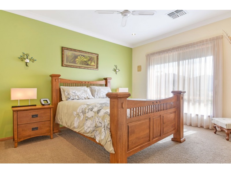 15 Meadow Bank Way, Aldinga Beach SA 5173