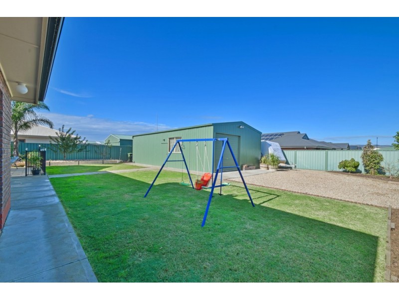 15 Meadow Bank Way, Aldinga Beach SA 5173