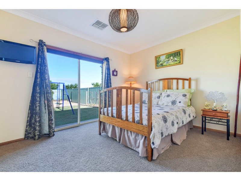 15 Meadow Bank Way, Aldinga Beach SA 5173