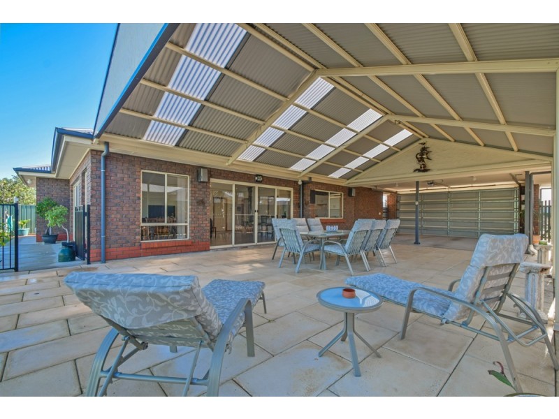 15 Meadow Bank Way, Aldinga Beach SA 5173