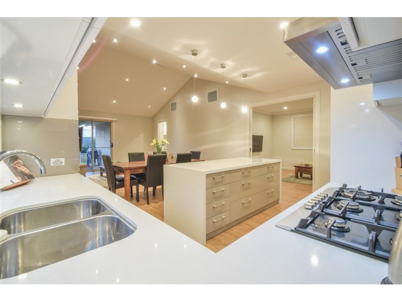 12 Burlington Road, Hallett Cove SA 5158
