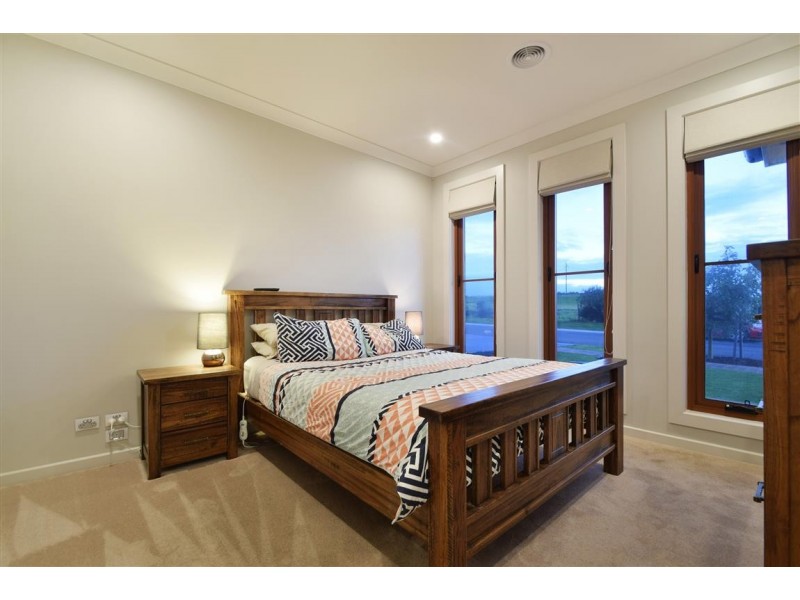 12 Burlington Road, Hallett Cove SA 5158