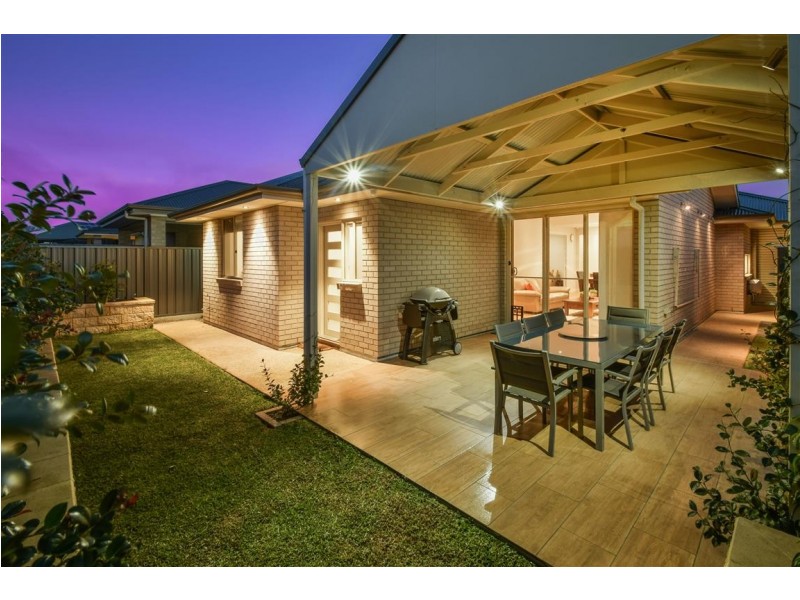12 Burlington Road, Hallett Cove SA 5158