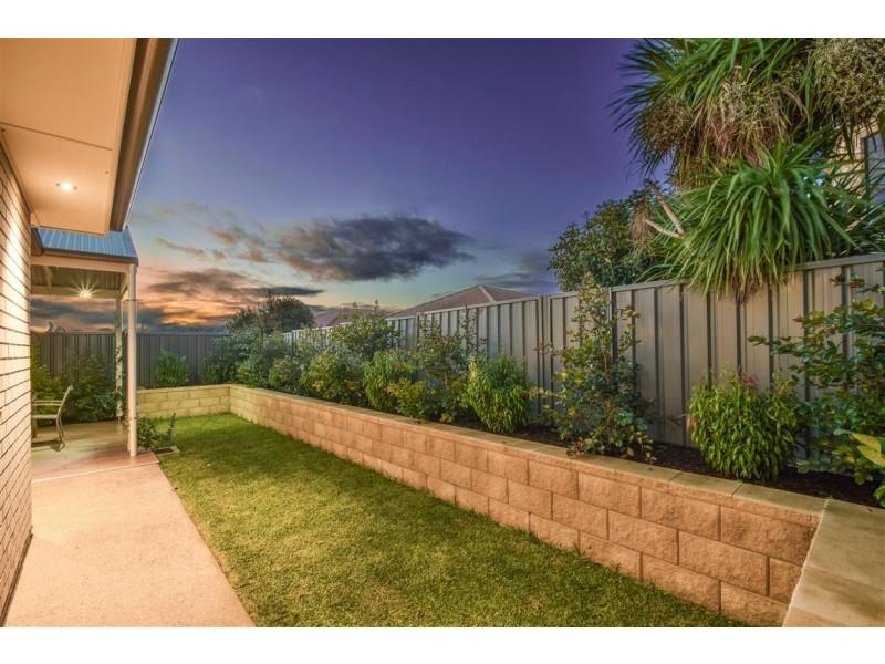 12 Burlington Road, Hallett Cove SA 5158