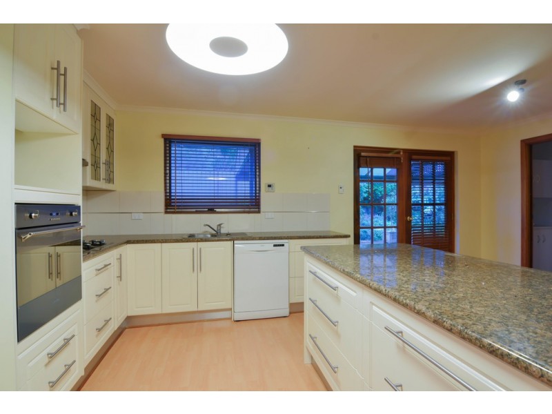 9 Woodlea Drive, Aberfoyle Park SA 5159
