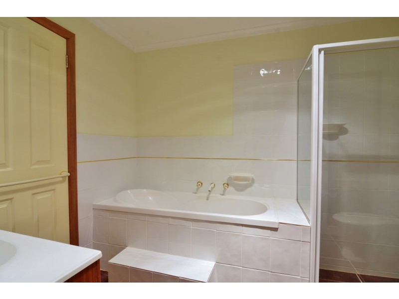 9 Woodlea Drive, Aberfoyle Park SA 5159