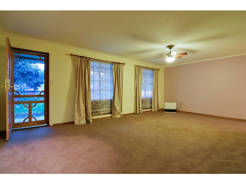 9 Woodlea Drive, Aberfoyle Park SA 5159