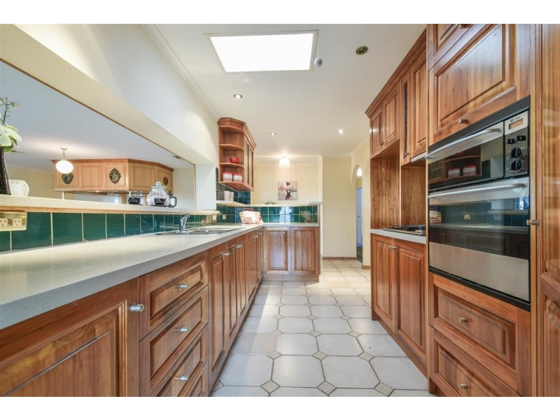 9 Wildwood Road, Happy Valley SA 5159