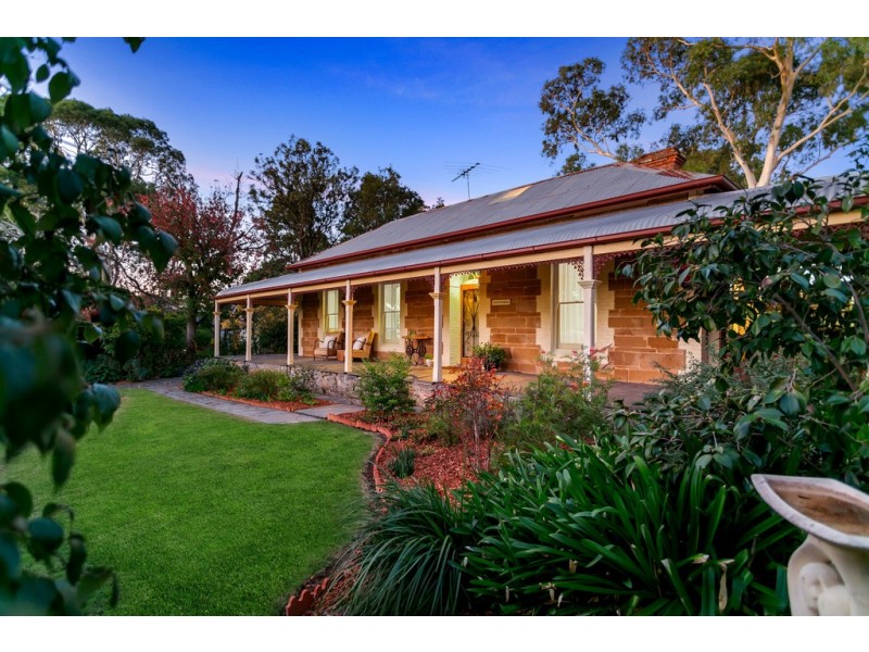 18 Main Road, Willunga SA 5172