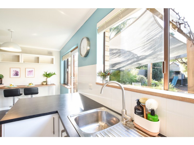 42 Suzanne Avenue, Morphett Vale SA 5162