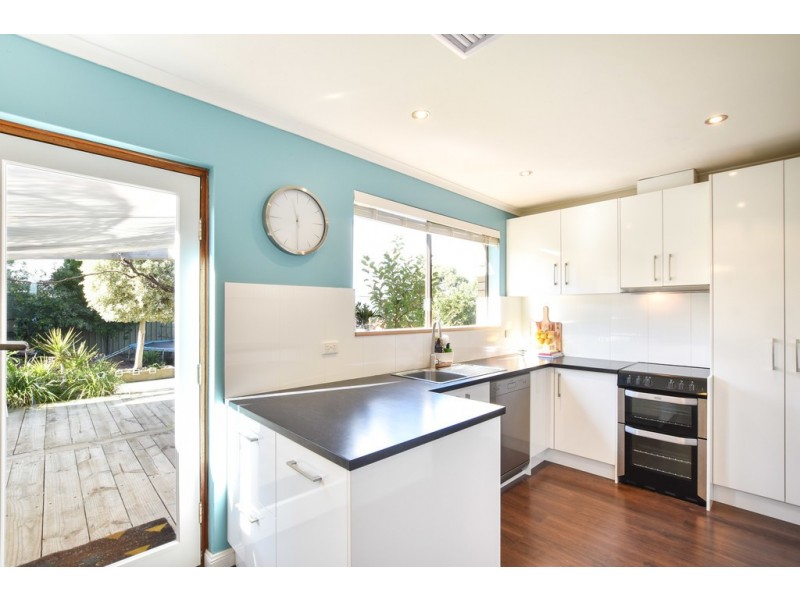 42 Suzanne Avenue, Morphett Vale SA 5162