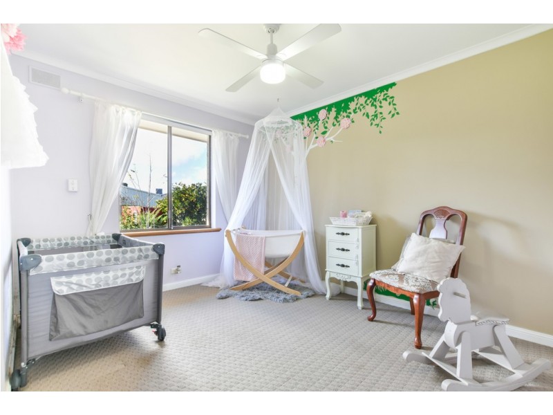 42 Suzanne Avenue, Morphett Vale SA 5162