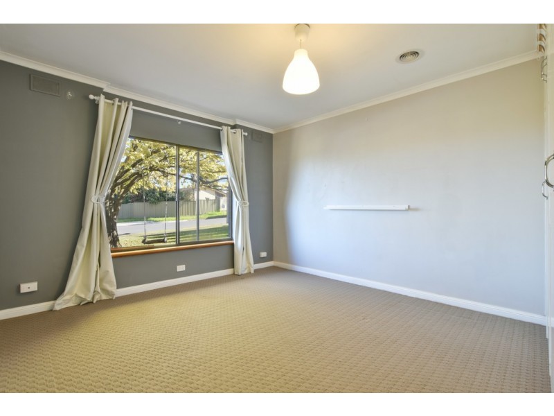 42 Suzanne Avenue, Morphett Vale SA 5162